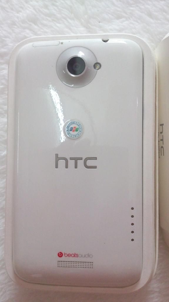 Cần Bán HTC ONE X 16gb chính hãng FPT, full tem,  bảo hành (30/10/2014) ,có hình