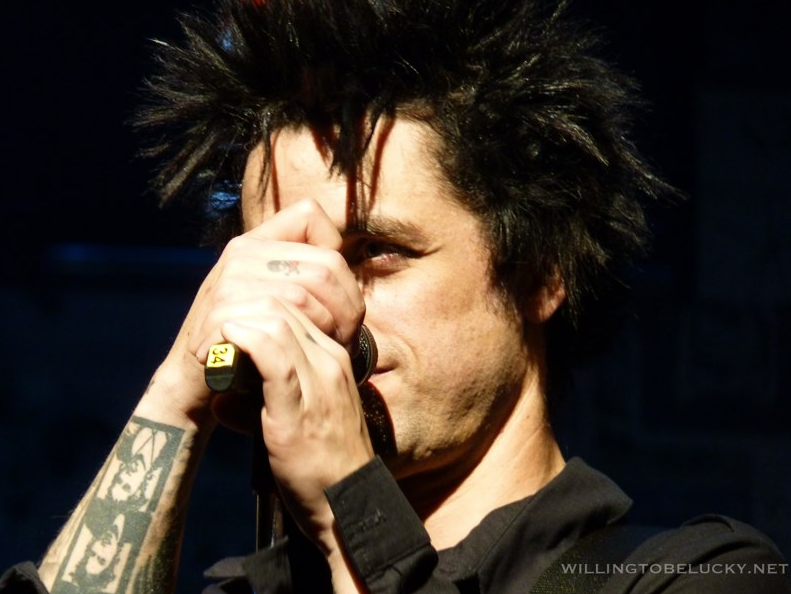 BillieJoeCloseup724_zpsecba157f.png
