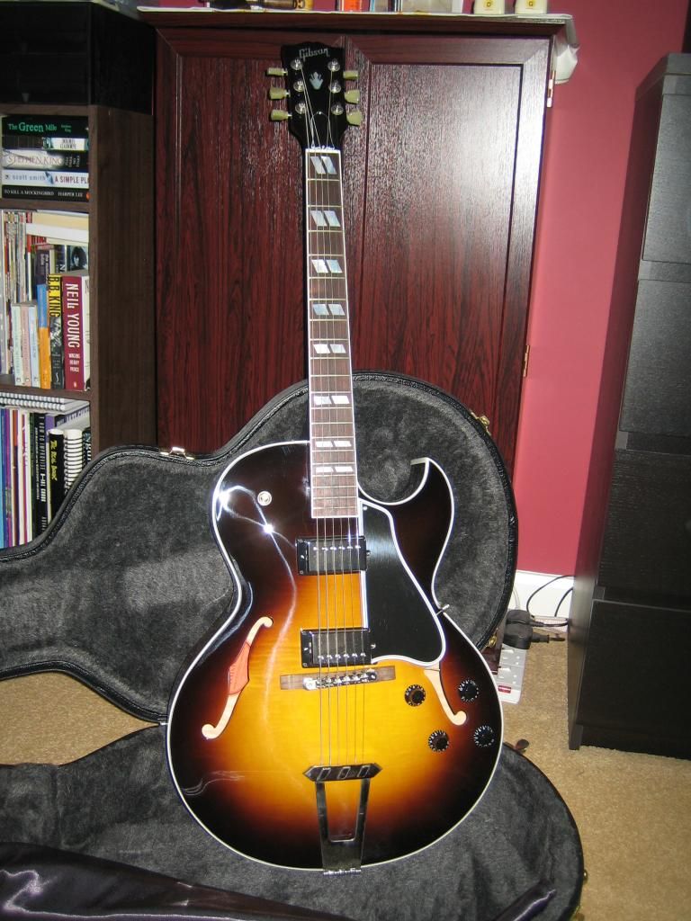 GibsonES-175_zpsd12cf23a.jpg