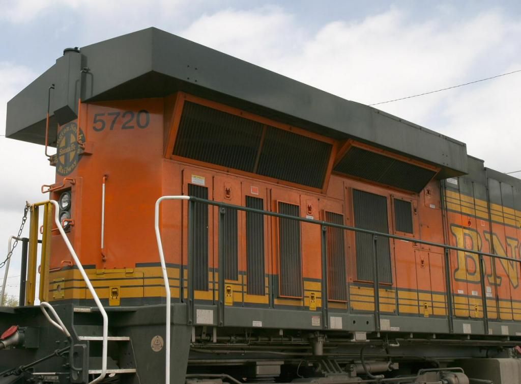  photo bnsf5720b_zps49deff40.jpg