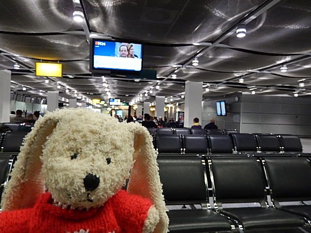 http://i1274.photobucket.com/albums/y436/strunki/7-01-14%20Airport-Flug-Ankunft/27-01-14%20Airport-Flug-Ankunft/DSCN2470_zps1c00228e.jpg