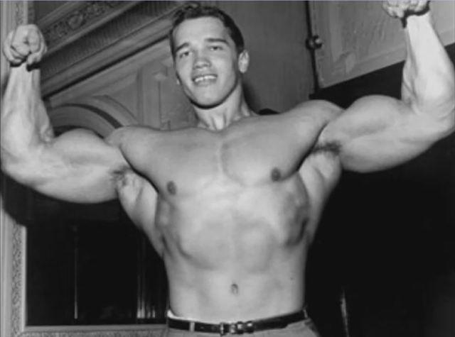 Bodybuilding-Arnold-Schwarzenegger-a-Londres-en-1966-pour-son-premier-concours-Mr-Univers_zps6a922714.jpg